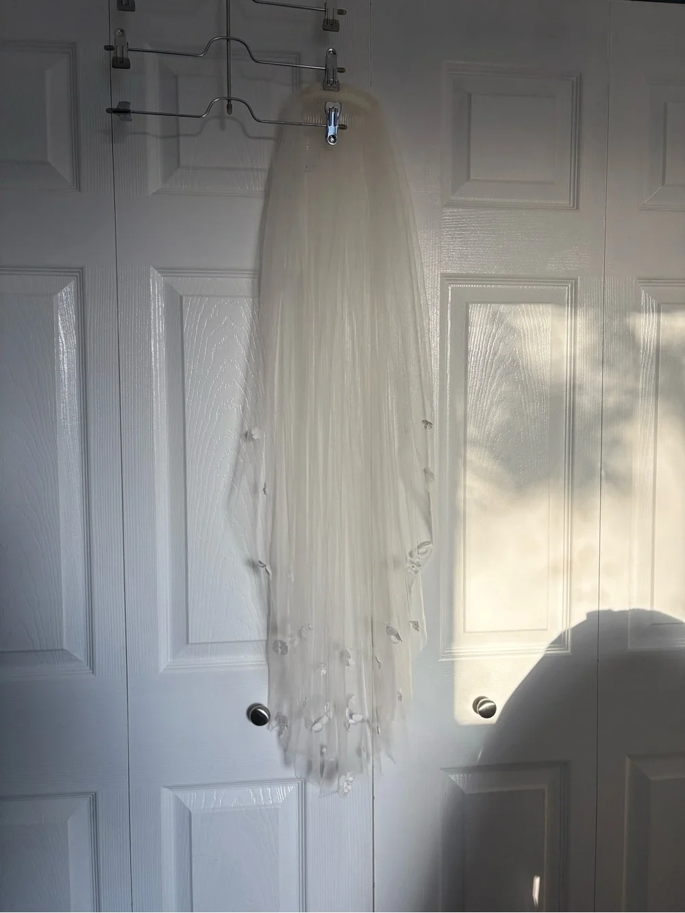 David’s Bridal | Ivory Single-Tier Tulle Bridal Veil with Floral Appliqués